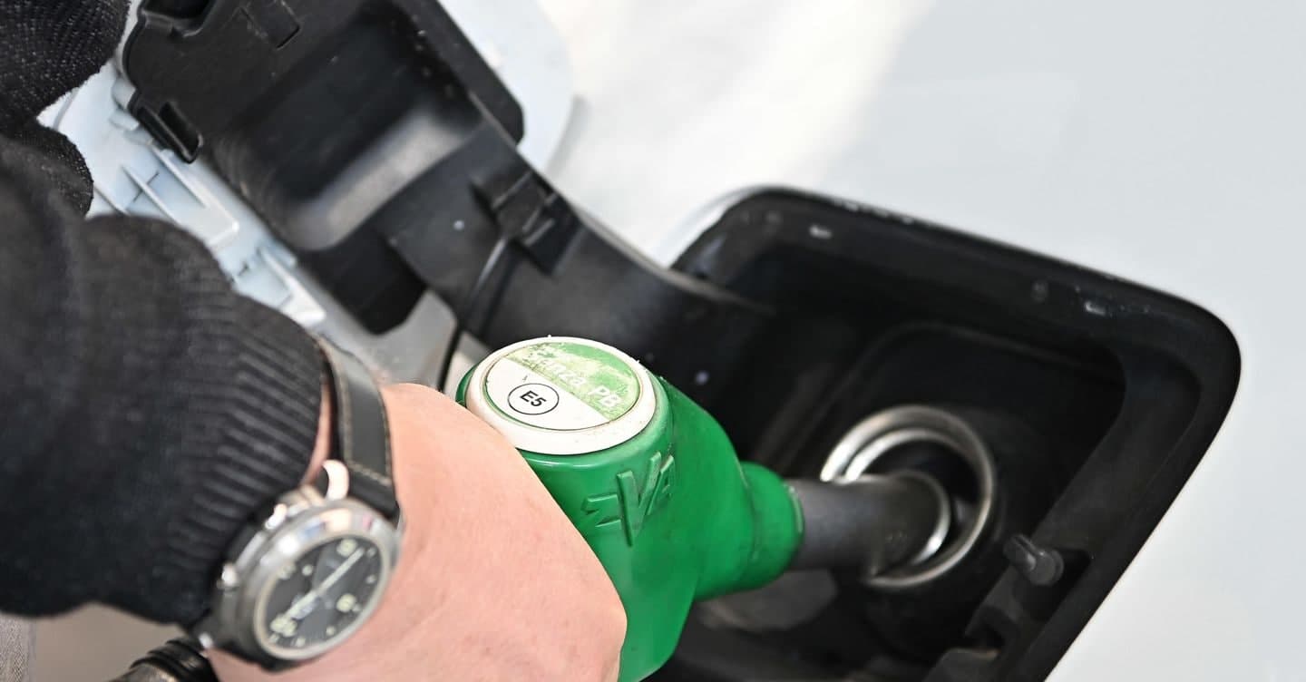 Lunedì scadono gli sconti sul gasolio, cosa può succedere adesso