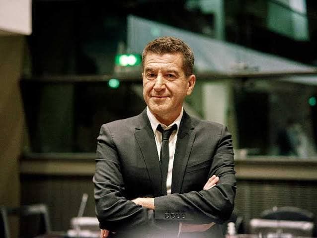 Francia, Pigasse potrebbe unire la sinistra e puntare all'Eliseo