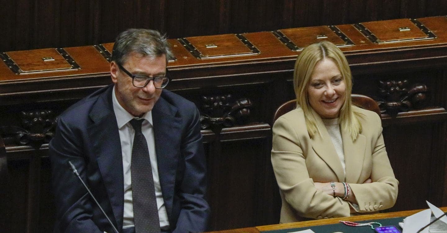 Ecco la Manovra da 26 miliardi: dal fisco al conto per banche fino alla stangata sulle pensioni