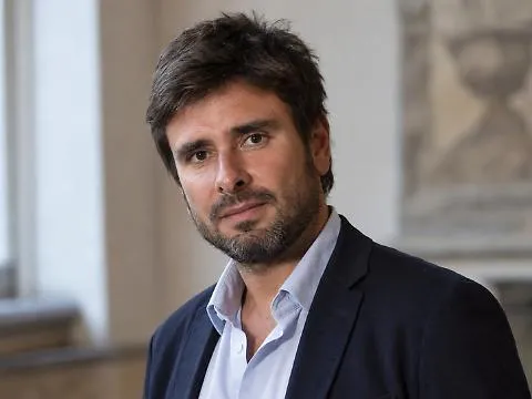 Di Battista riappare in tv e svela la sua malattia: «Mi hanno trovato un tumore cerebrale»