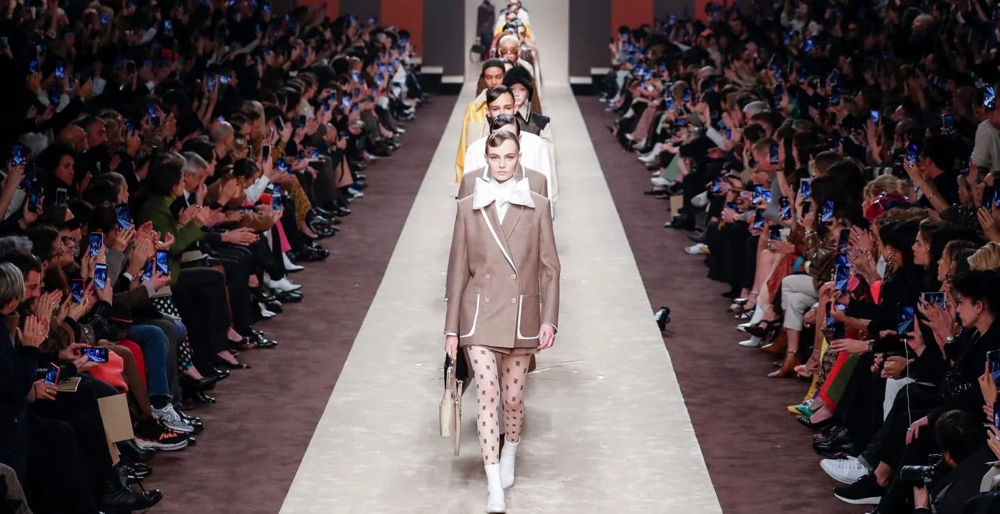 Settimana della Moda di Milano 2026: oltre 200 eventi e un cast di star internazionali