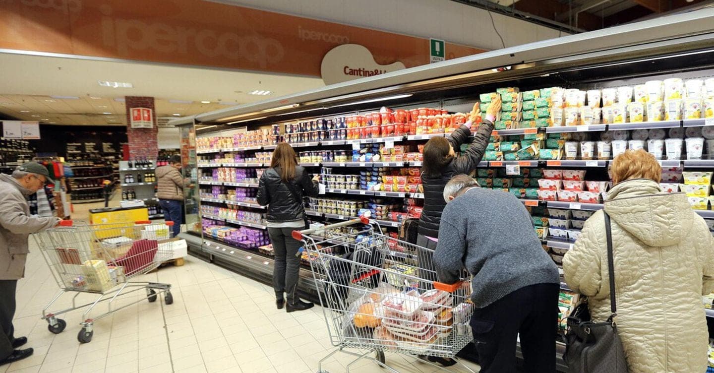 Commercio al dettaglio, meno dipendenti ma fatturato più alto: ecco in quali settori cresce l’efficienza operativa