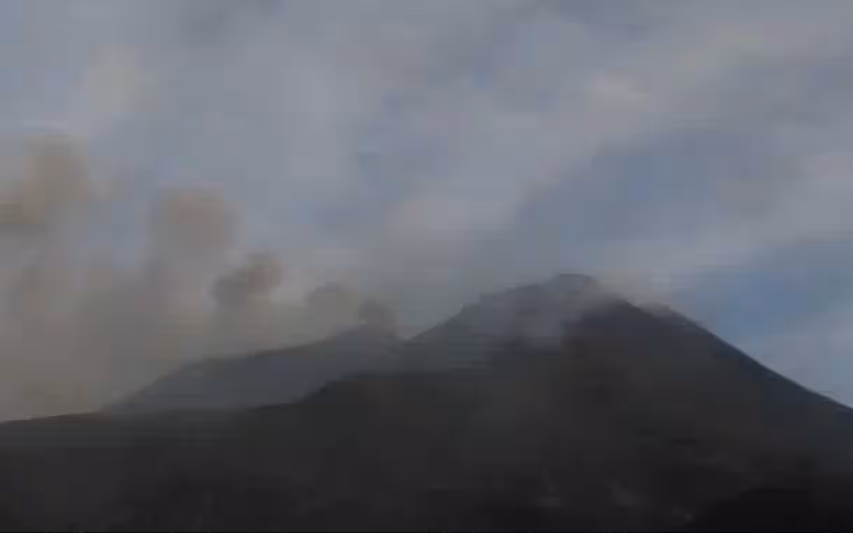Aeroporto di Catania chiuso fino alle 14:30 a causa della cenere dell'Etna