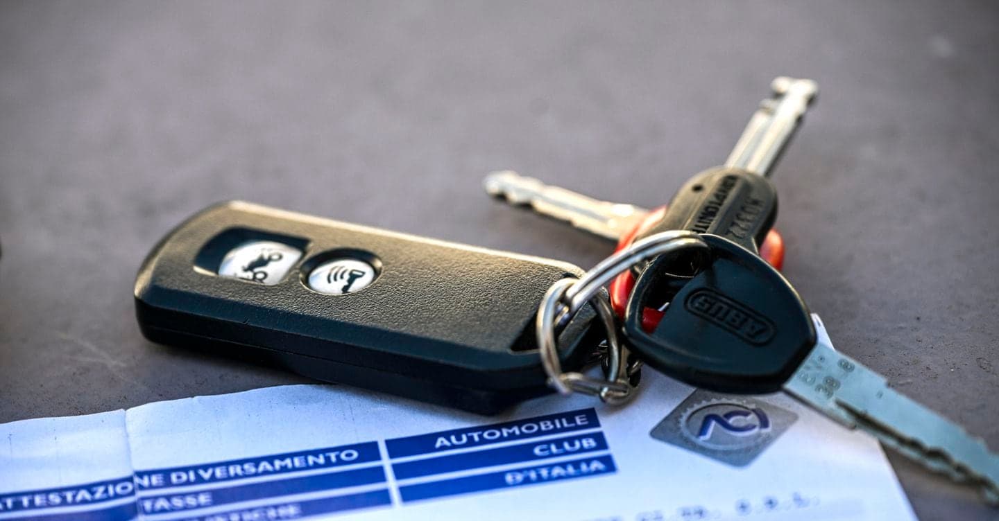 Esenzione bollo auto, spunta l’ipotesi di ampliare la platea: i possibili beneficiari