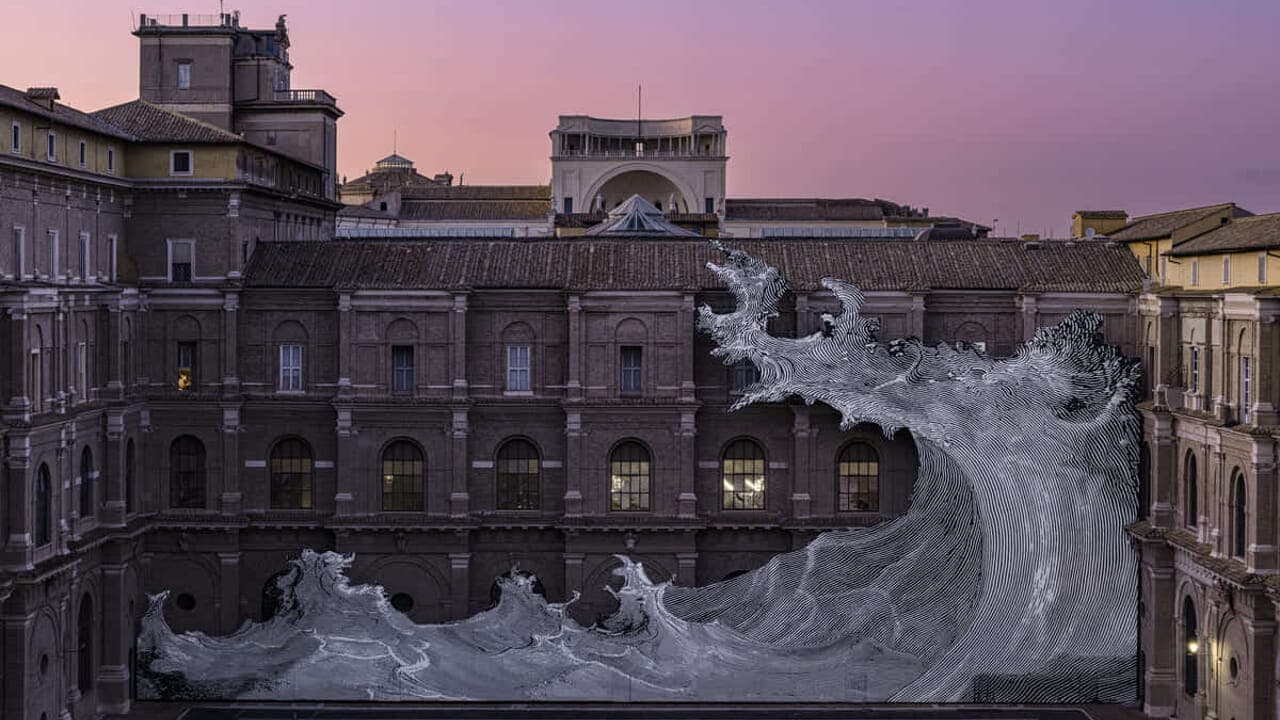L'opera di JR tra i testi papali: la Biblioteca Vaticana abbraccia l'arte moderna