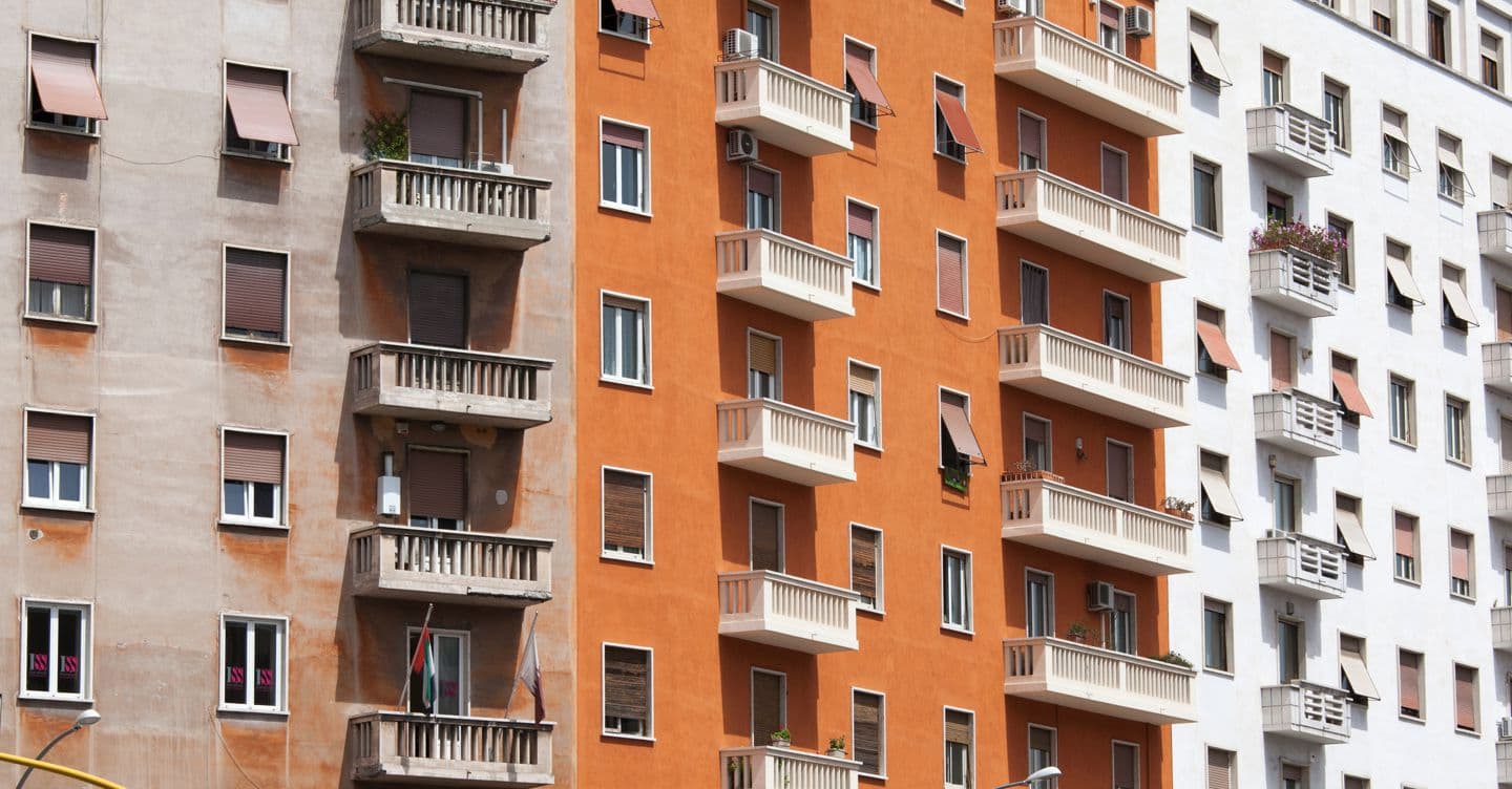 Casa, nel patrimonio pubblico oltre 100mila abitazioni non utilizzate. Nella Ue servono altri 650mila immobili