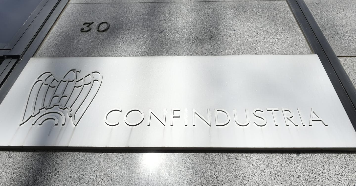 Confindustria, i rincari di petrolio e gas frenano l’economia: 3° trimestre in salita